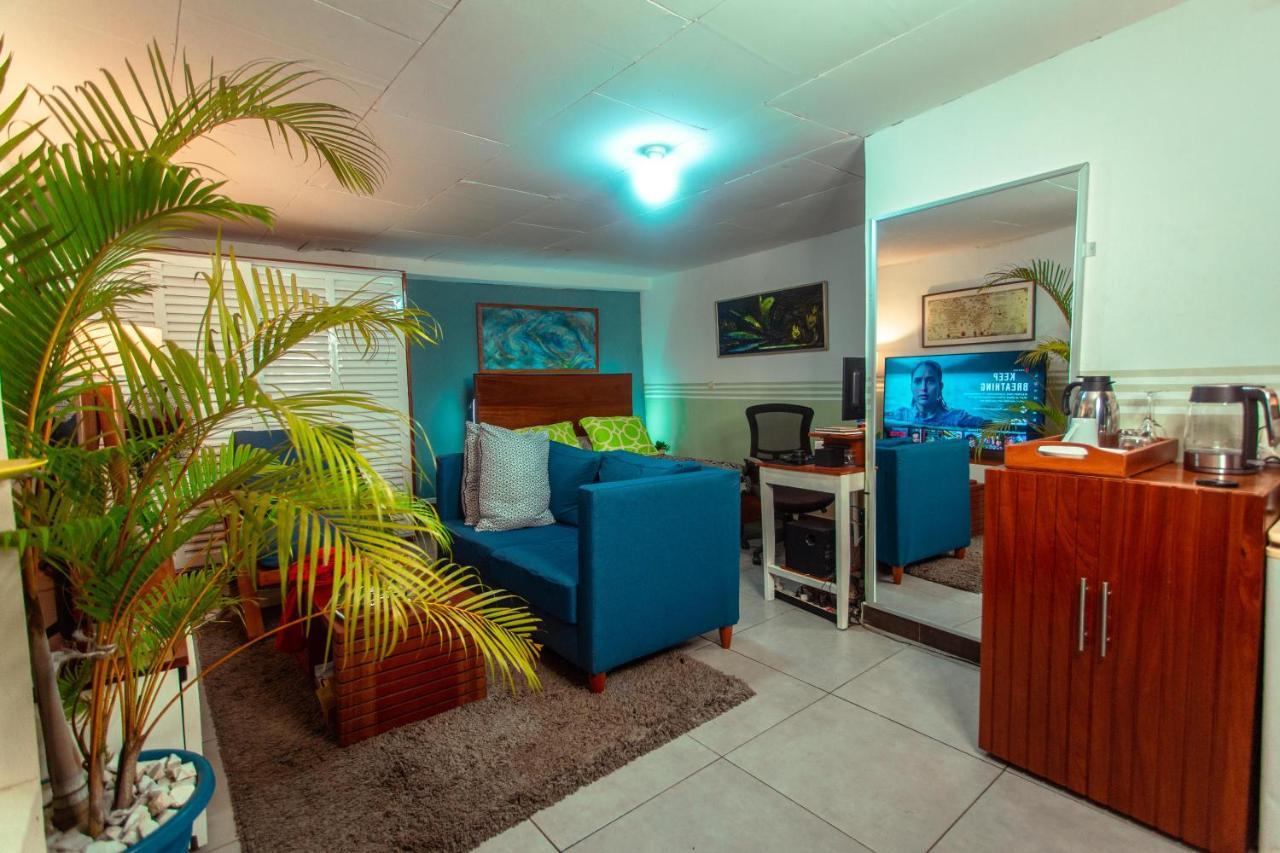 Palm Springs Bed & Breakfast Bed & Breakfast Limbe Bagian luar foto